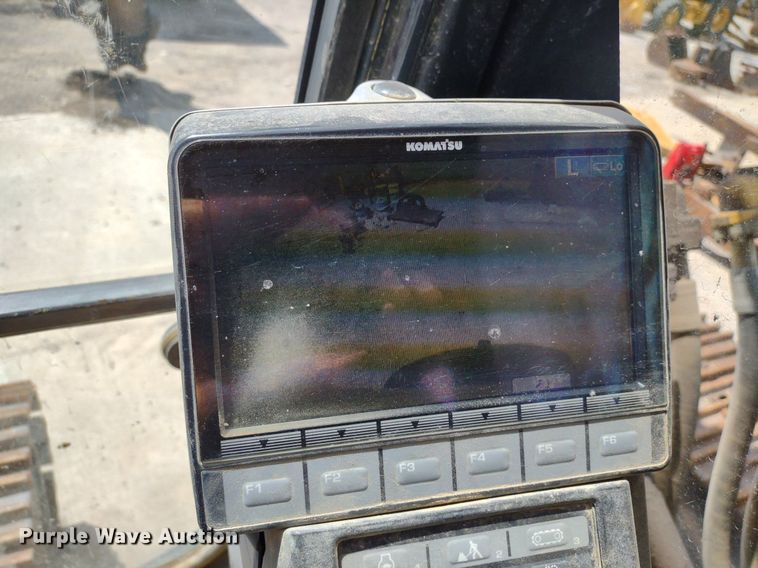 image for item DS6464 2011 Komatsu PC450LC-8  excavator