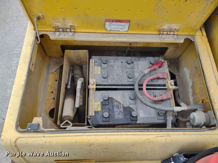 image for item DS6464 2011 Komatsu PC450LC-8  excavator