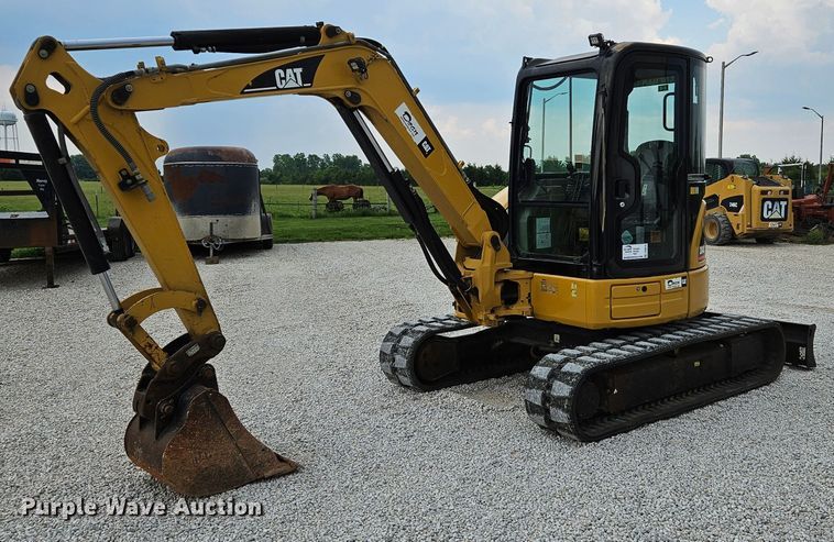 image for item DS6470 2006 Caterpillar 304CCR  mini excavator