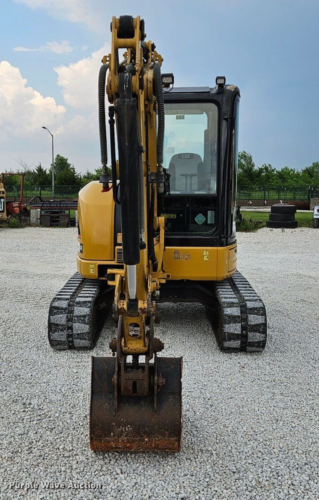 image for item DS6470 2006 Caterpillar 304CCR  mini excavator