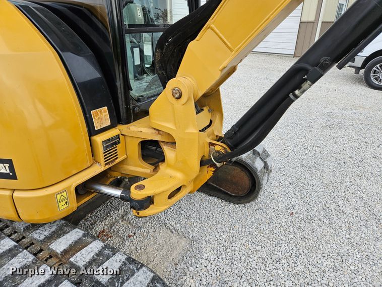 image for item DS6470 2006 Caterpillar 304CCR  mini excavator