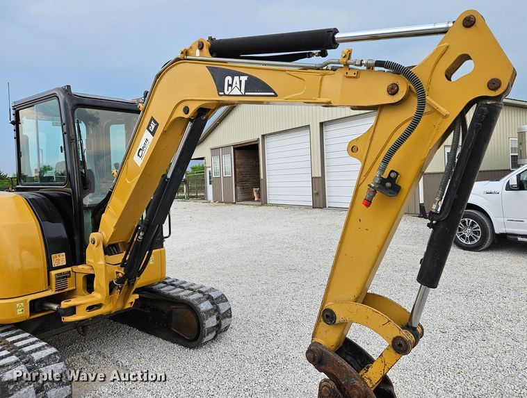 image for item DS6470 2006 Caterpillar 304CCR  mini excavator