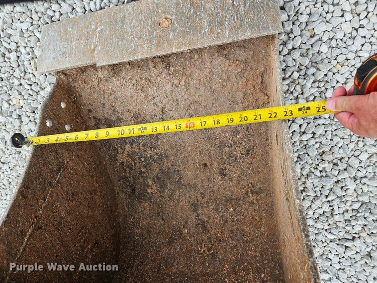 image for item DS6470 2006 Caterpillar 304CCR  mini excavator