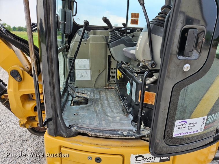 image for item DS6470 2006 Caterpillar 304CCR  mini excavator