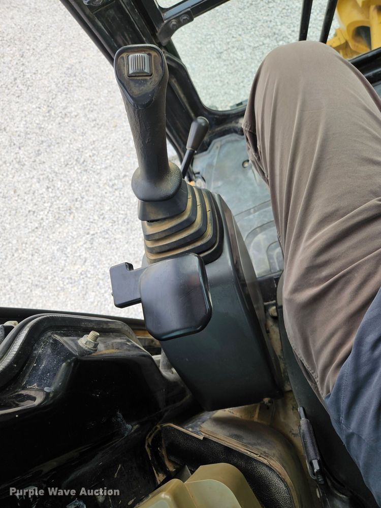 image for item DS6470 2006 Caterpillar 304CCR  mini excavator