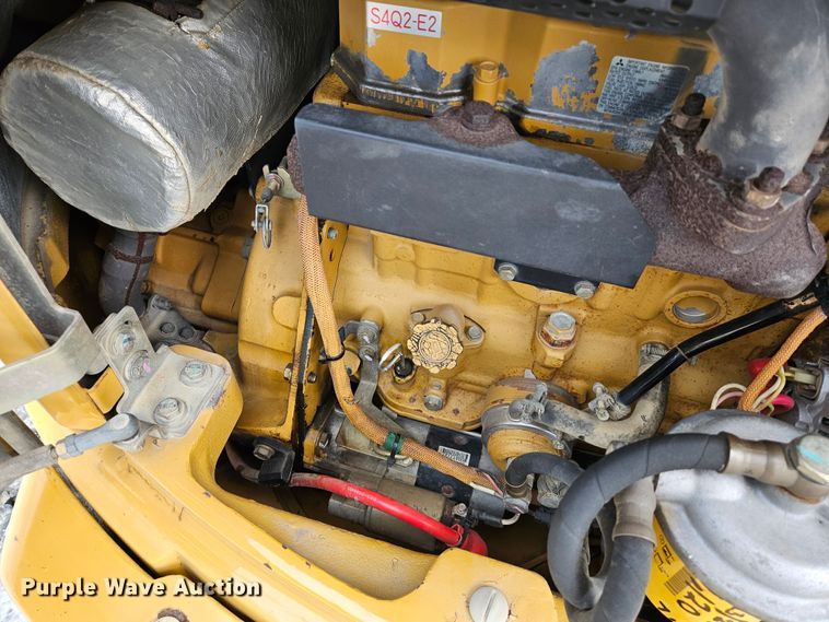 image for item DS6470 2006 Caterpillar 304CCR  mini excavator