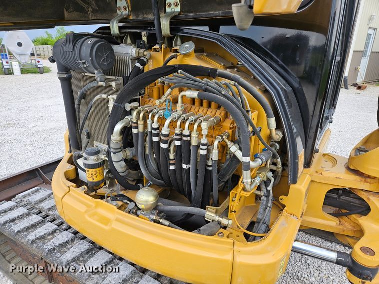 image for item DS6470 2006 Caterpillar 304CCR  mini excavator