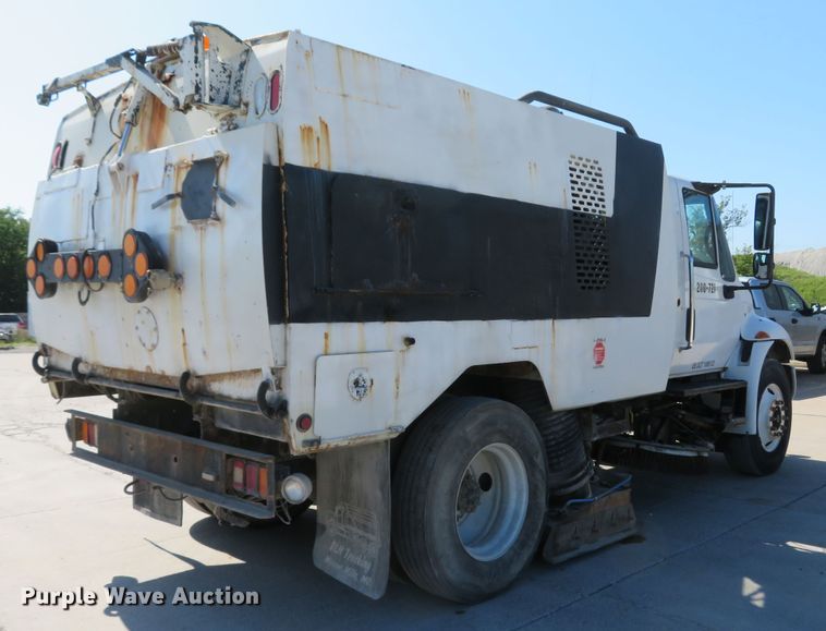 image for item FB9847 2005 International 4200  street sweeper truck