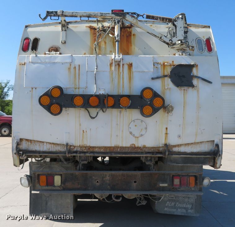 image for item FB9847 2005 International 4200  street sweeper truck