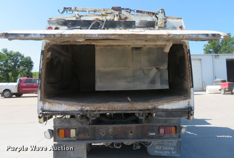 image for item FB9847 2005 International 4200  street sweeper truck