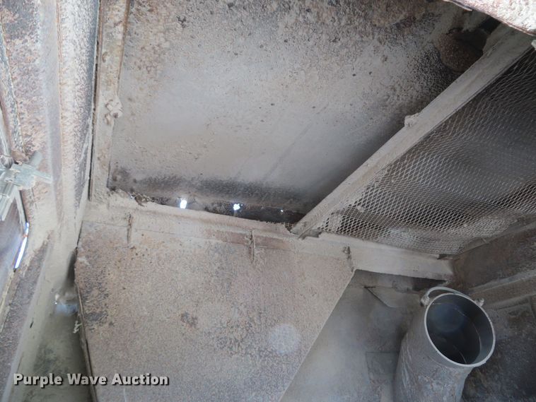 image for item FB9847 2005 International 4200  street sweeper truck