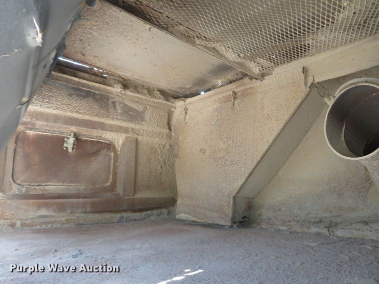 image for item FB9847 2005 International 4200  street sweeper truck