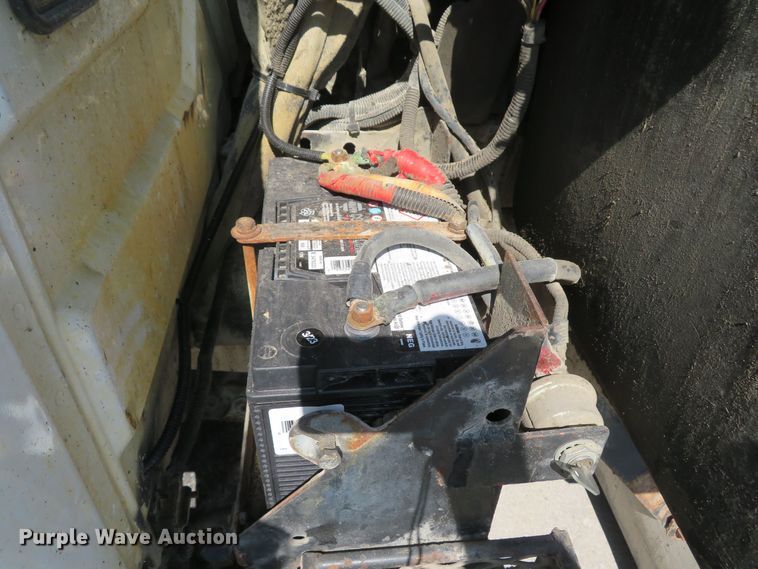 image for item FB9847 2005 International 4200  street sweeper truck