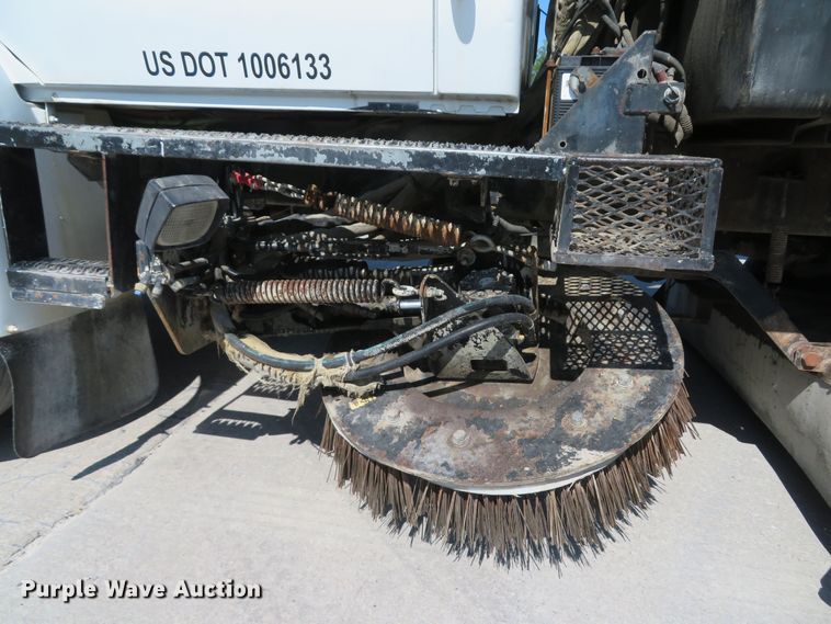 image for item FB9847 2005 International 4200  street sweeper truck