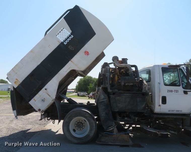 image for item FB9847 2005 International 4200  street sweeper truck