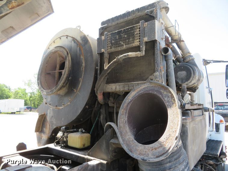 image for item FB9847 2005 International 4200  street sweeper truck