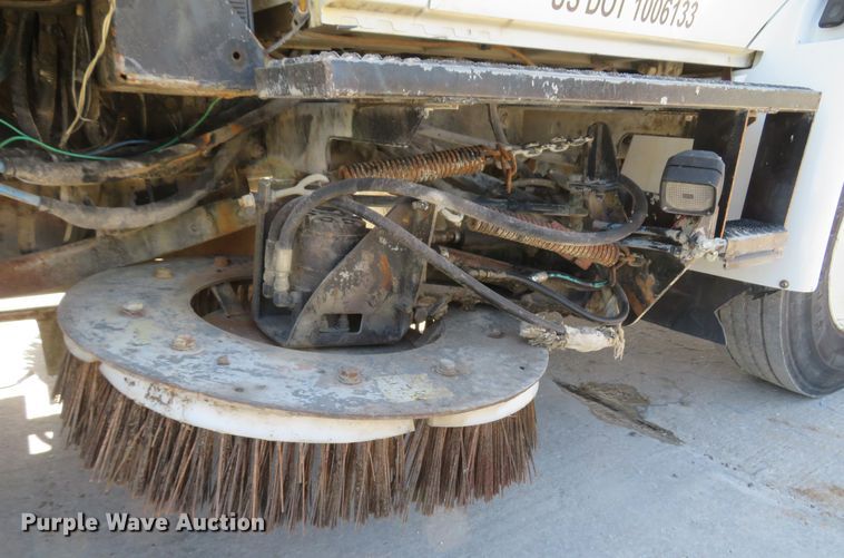 image for item FB9847 2005 International 4200  street sweeper truck