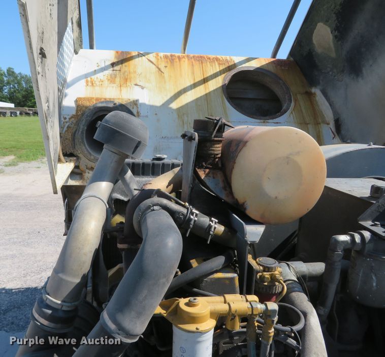 image for item FB9847 2005 International 4200  street sweeper truck