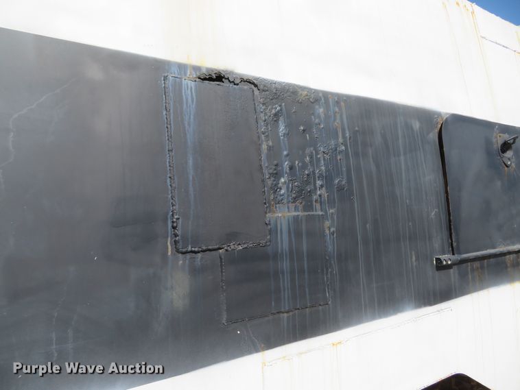 image for item FB9847 2005 International 4200  street sweeper truck