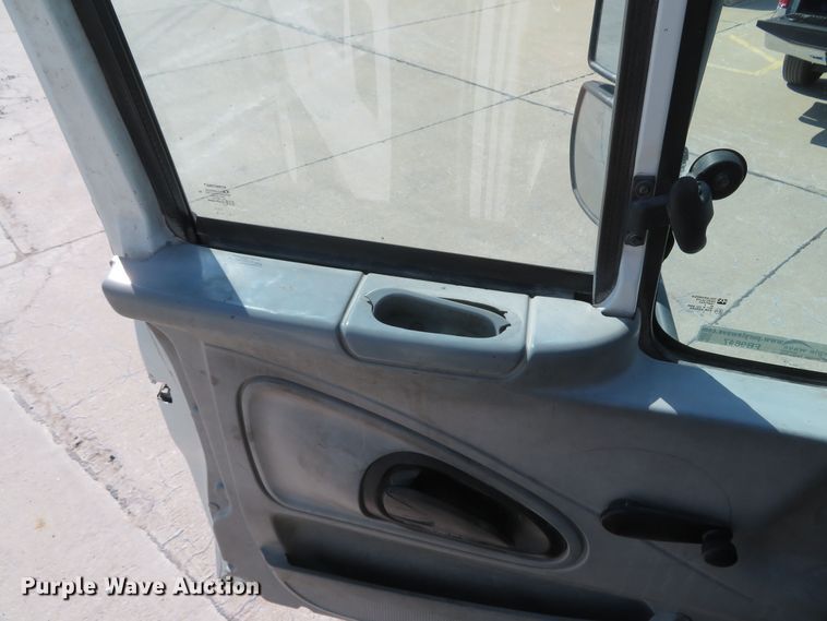 image for item FB9847 2005 International 4200  street sweeper truck