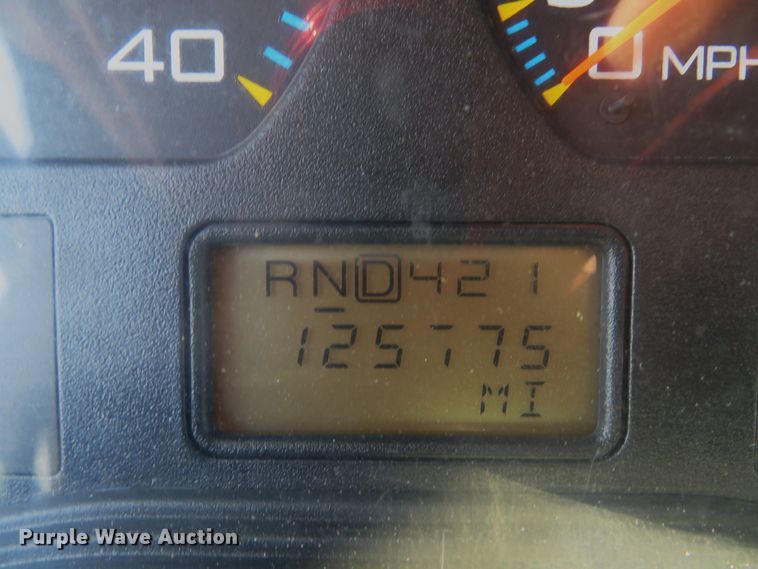 image for item FB9847 2005 International 4200  street sweeper truck