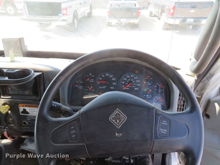 image for item FB9847 2005 International 4200  street sweeper truck