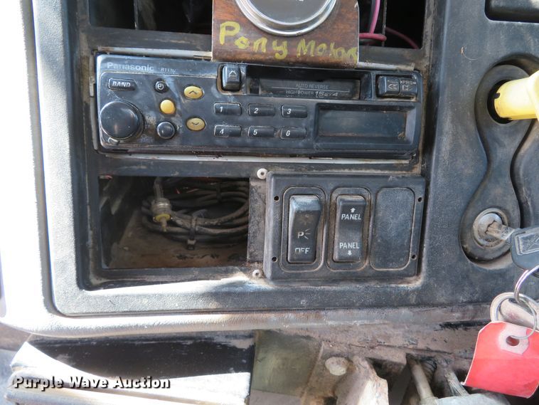 image for item FB9847 2005 International 4200  street sweeper truck