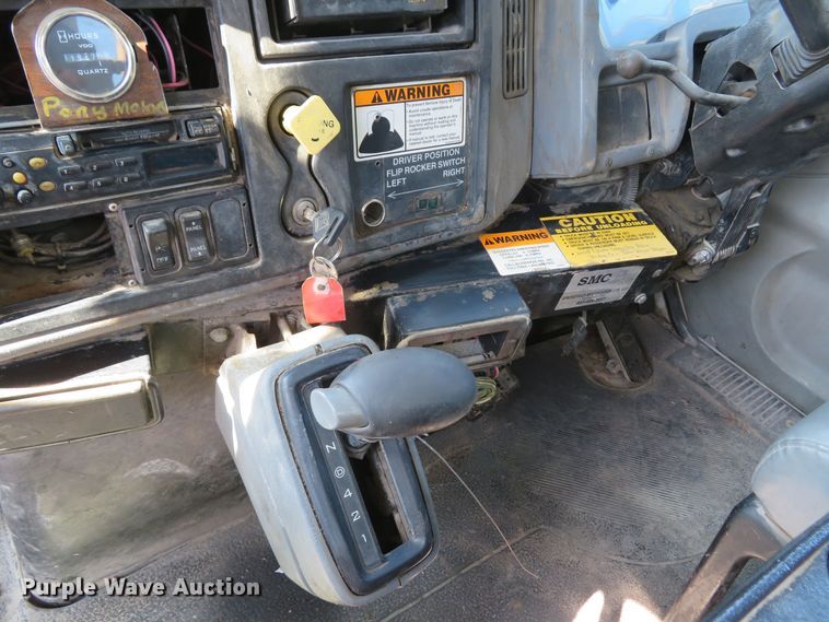 image for item FB9847 2005 International 4200  street sweeper truck