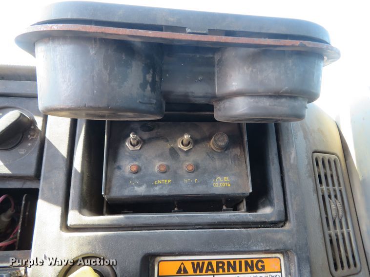 image for item FB9847 2005 International 4200  street sweeper truck