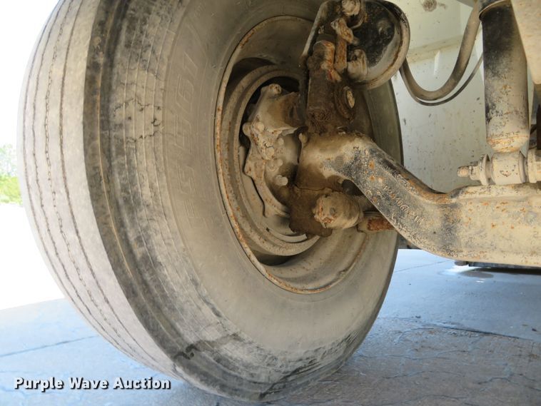 image for item FB9847 2005 International 4200  street sweeper truck