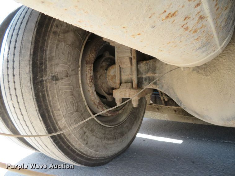 image for item FB9847 2005 International 4200  street sweeper truck