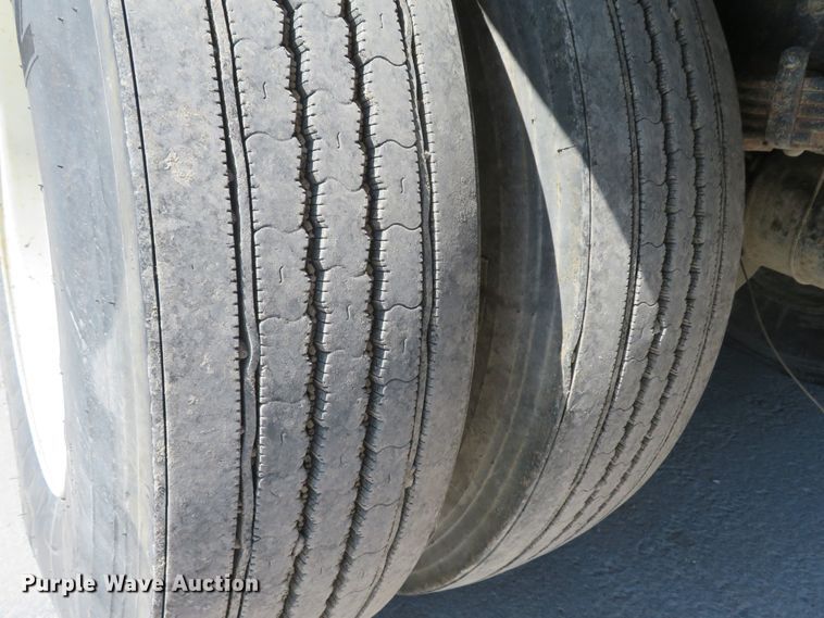 image for item FB9847 2005 International 4200  street sweeper truck