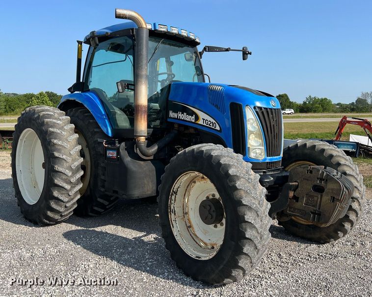 image for item II9073 2003 New Holland TG210  MFWD tractor