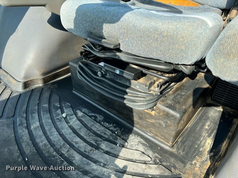 image for item II9073 2003 New Holland TG210  MFWD tractor