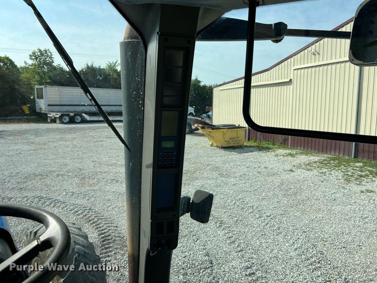 image for item II9073 2003 New Holland TG210  MFWD tractor