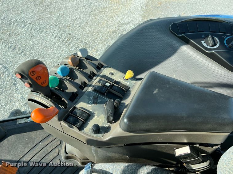 image for item II9073 2003 New Holland TG210  MFWD tractor