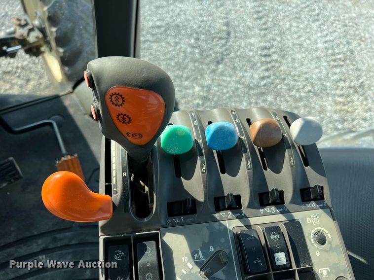 image for item II9073 2003 New Holland TG210  MFWD tractor