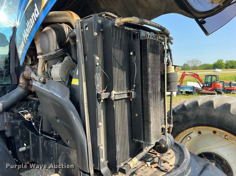 image for item II9073 2003 New Holland TG210  MFWD tractor