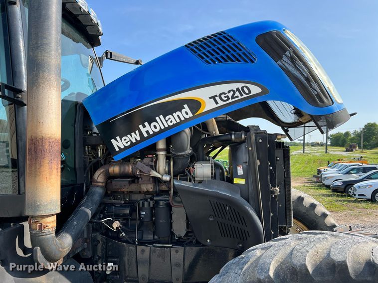 image for item II9073 2003 New Holland TG210  MFWD tractor