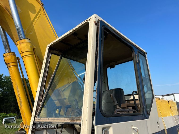 image for item II9135 Komatsu PC220LC-5  excavator