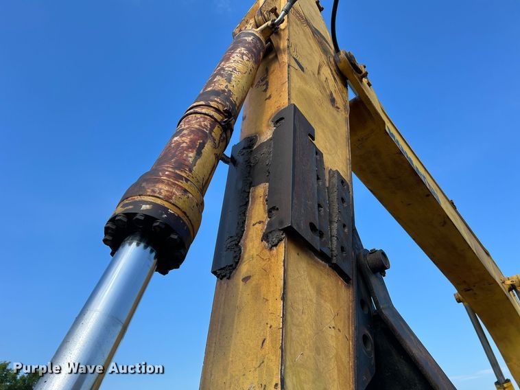 image for item II9135 Komatsu PC220LC-5  excavator