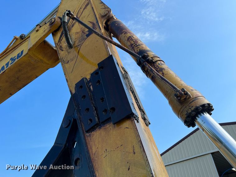 image for item II9135 Komatsu PC220LC-5  excavator