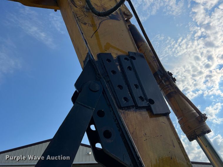 image for item II9135 Komatsu PC220LC-5  excavator