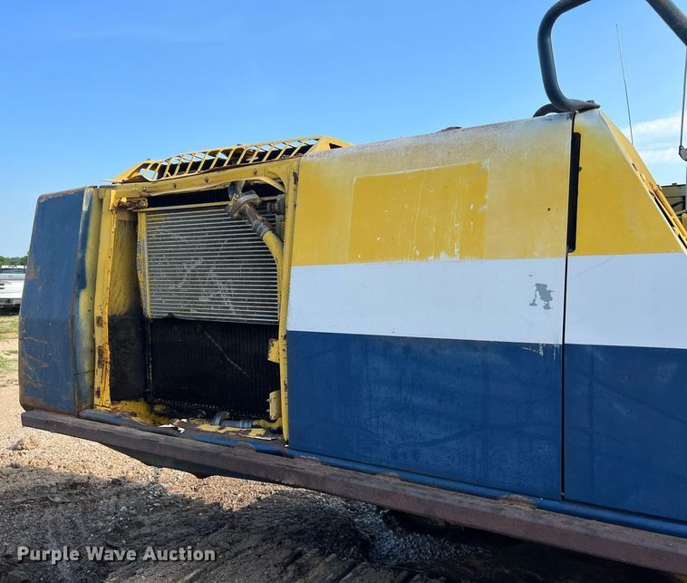 image for item II9135 Komatsu PC220LC-5  excavator