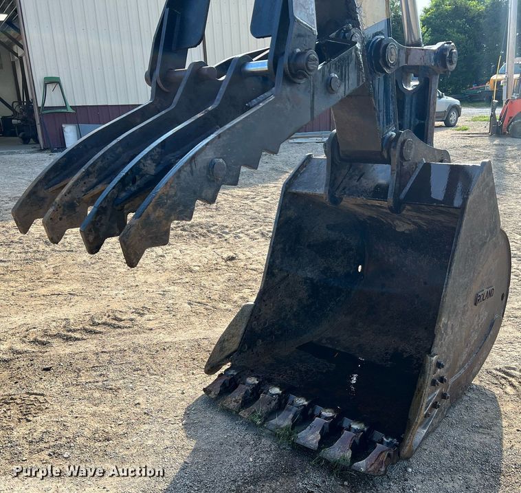 image for item II9135 Komatsu PC220LC-5  excavator