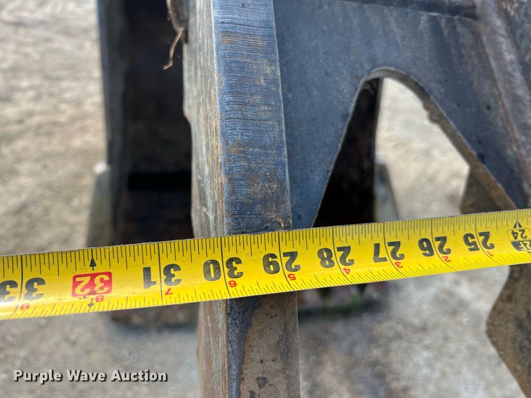 image for item II9135 Komatsu PC220LC-5  excavator