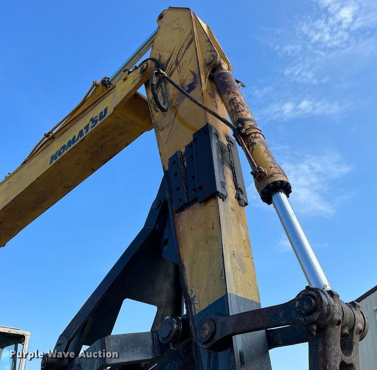 image for item II9135 Komatsu PC220LC-5  excavator