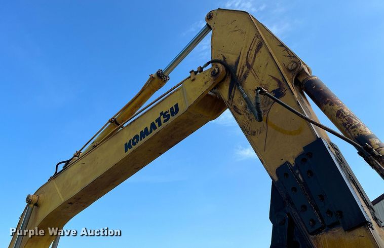 image for item II9135 Komatsu PC220LC-5  excavator