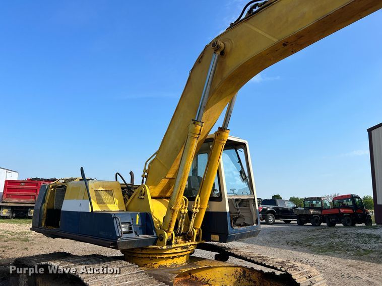 image for item II9135 Komatsu PC220LC-5  excavator