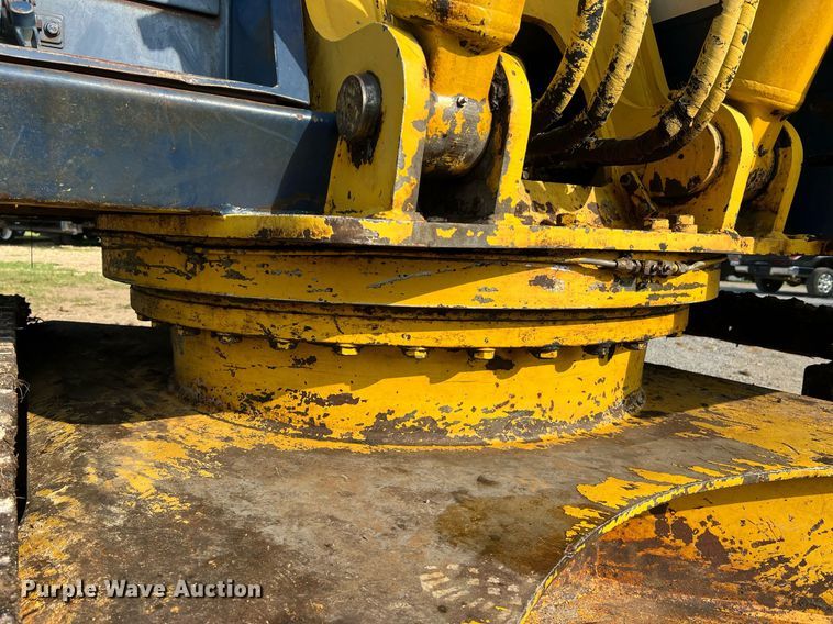 image for item II9135 Komatsu PC220LC-5  excavator